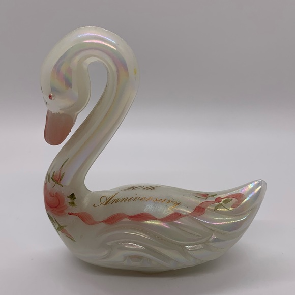 FENTON 20th Anniversary Swan Figurine.  Signed!  COLLECTIBLE - Picture 1 of 12